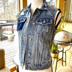 🌷🌿Very Cool ‘Abercrombie & Fitch’  Denim Waistcoat /Vest/ Gillét. XS. NWT ! 🌷